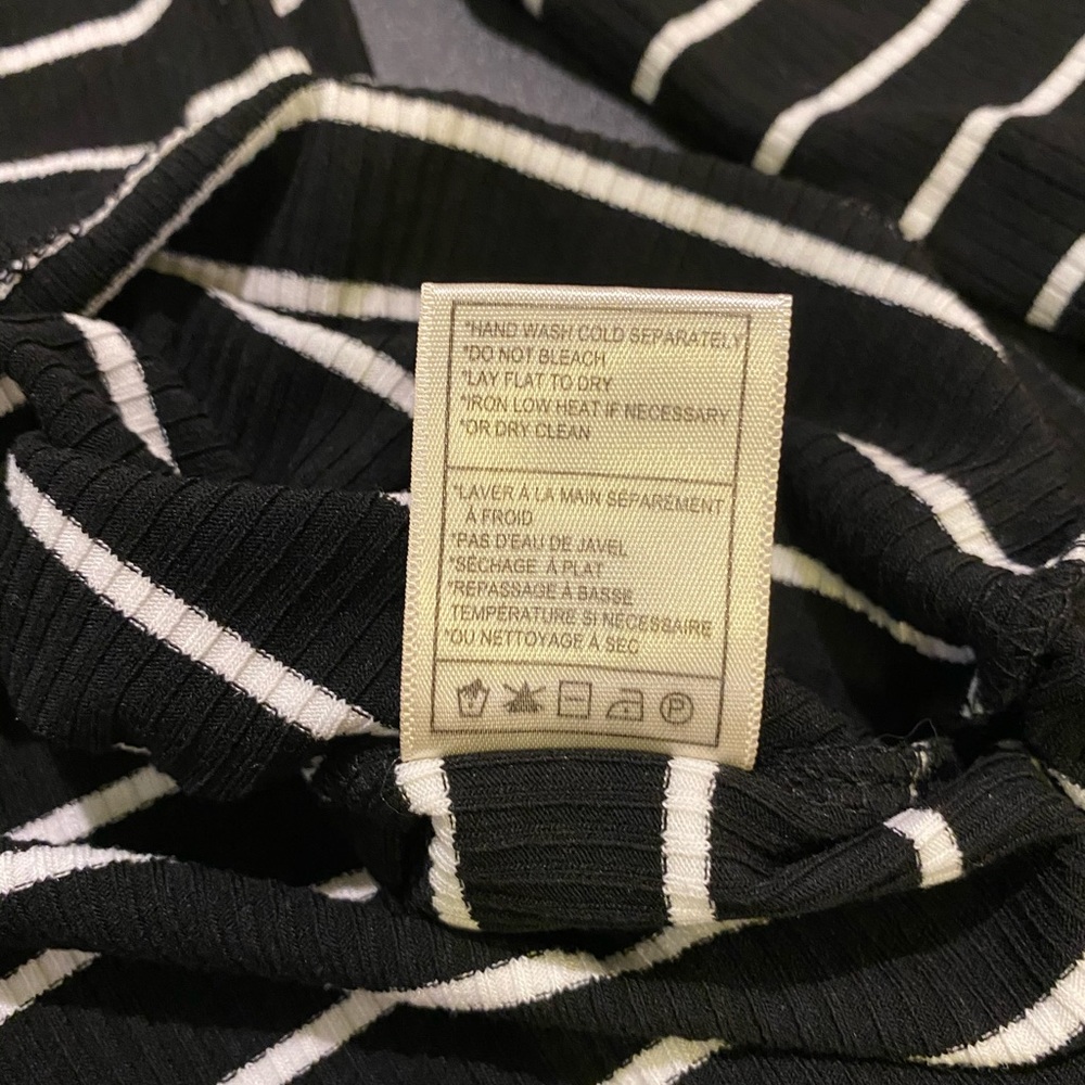 Cupcakes and Cashmere 3/4 bell sleeve blouse - Picture 5 of 5
